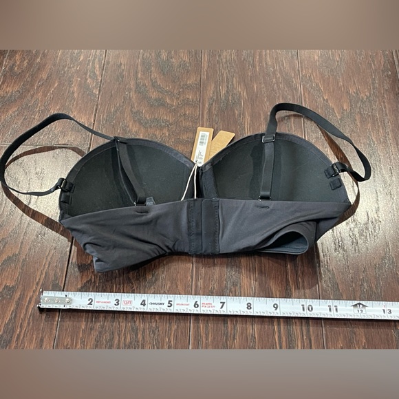 SKIMS Ultimate Push-Up Underwired Strapless 00000000000 - Picture 2 of 4